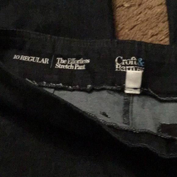 CROFT & BARROW Effortless Stretch dark denim jeans with soft flare hem, Size 10 - Picture 2 of 5